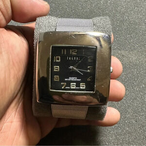 Trendz Ladies Quartz Watch Oversized Squared Silver Tone Black Dial Working